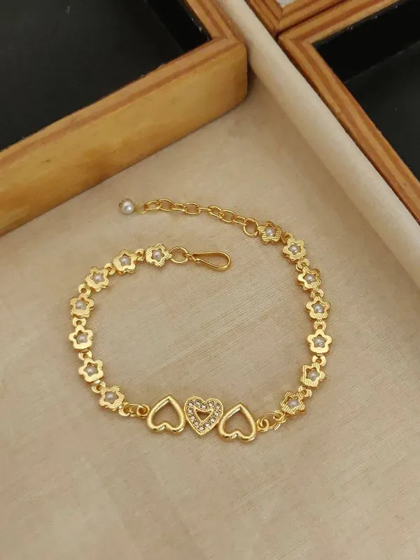 Gold_Brass_Gold-Plated_Floral_Heart_Charm_Bracelet_For_Women