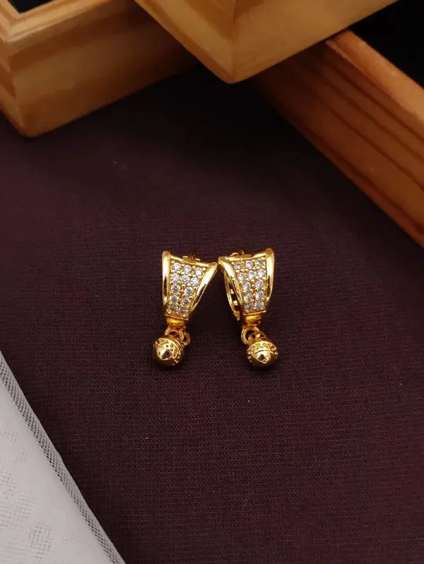 Gold_Brass_Stone_Studded_Jhumka_Earrings_For_Women