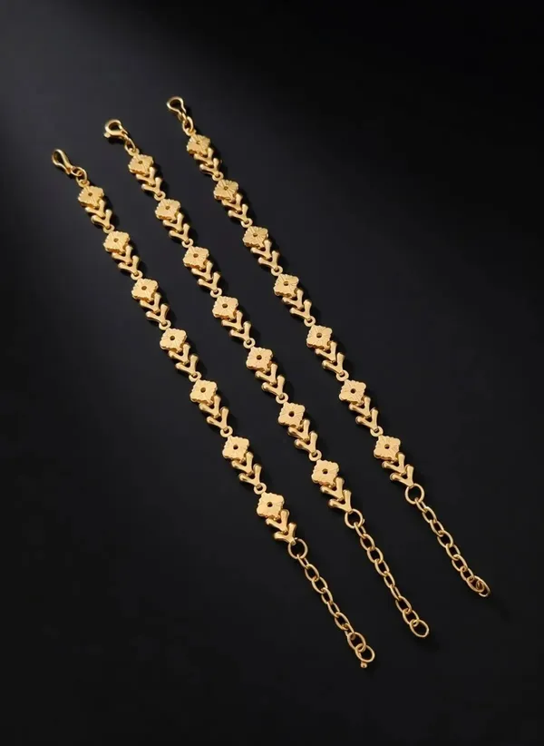 Gold_Brass_Gold-Plated_Floral_Chain_Anklet_Set_For_Women