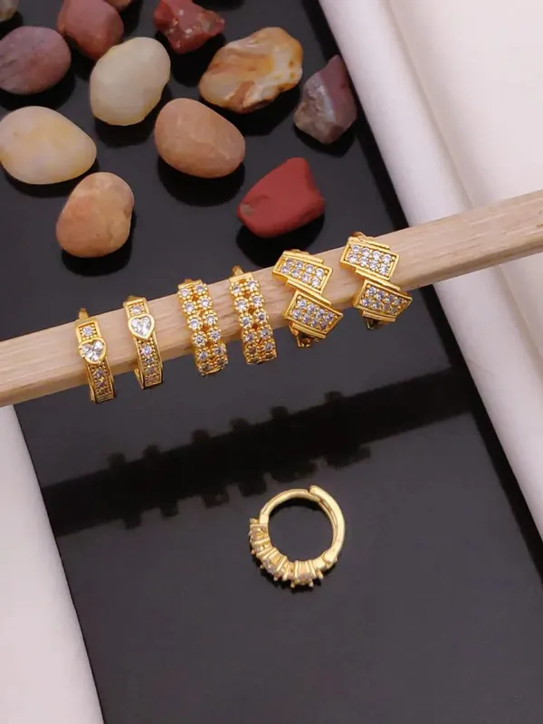 Gold_Tone_Heart_Floral_Stone_Studded_Ring_Set_For_Women