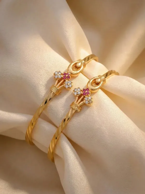 Gold_Brass_Floral_Stone_Embellished_Bangle_For_Women