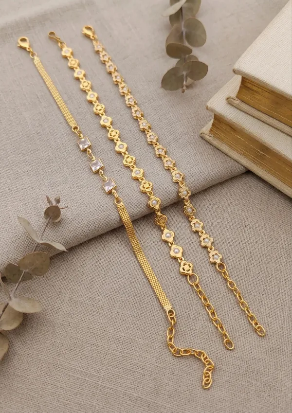 Gold_Brass_Floral_Mesh_Chain_Bracelet_Set_For_Women