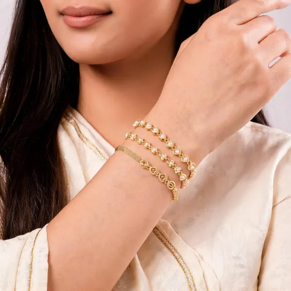 Gold_Brass_Alloy_Floral_Heart_Link_Bracelet_Set_For_Women