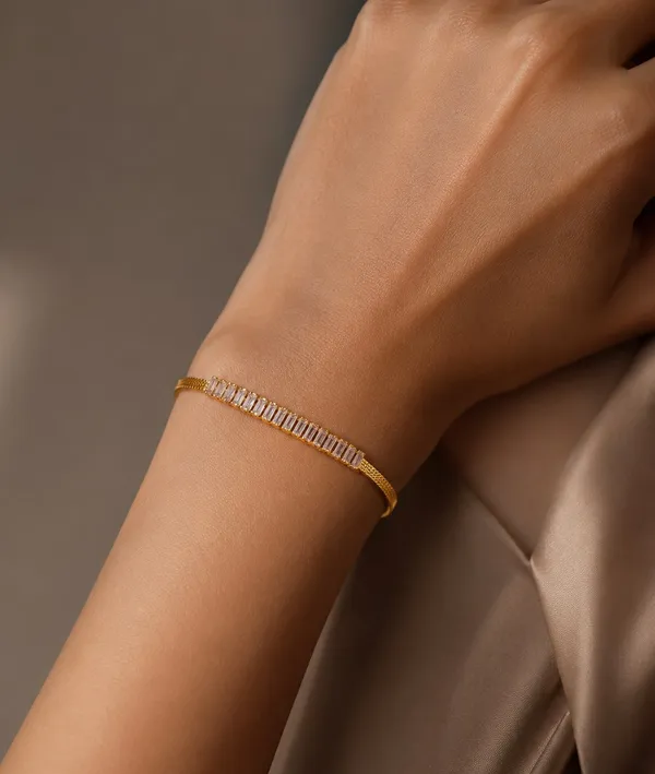 Gold_Plated_Link_Design_Bracelet_for_Women_|_Elegant_Adjustable_Chain_Bracelet_for_Traditional_&_Party_Wear