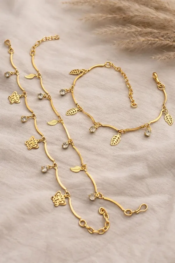 Gold_Brass_Alloy_Floral_Leaf_Charm_Anklet_Set_For_Women