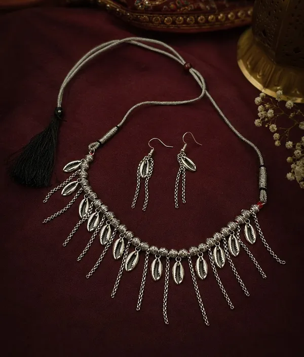 Shell_Charm_Statement_Necklace_&_Earrings_Set