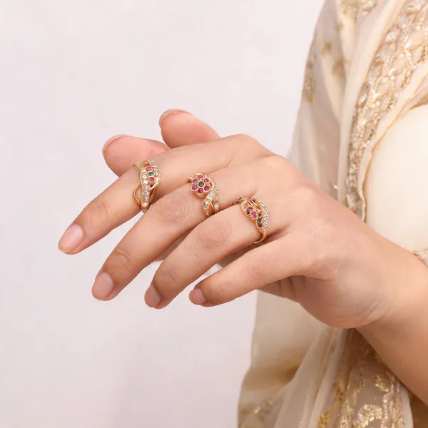 Gold_Tone_Multicolour_Stone_Embellished_Ring_Set_For_Women