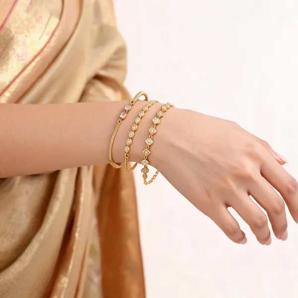 Gold_Brass_Alloy_Traditional_Chain_Bracelet_Set_For_Women