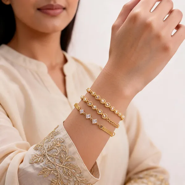 Gold_Brass_Alloy_Heart_Round_Link_Bracelet_Set_For_Women