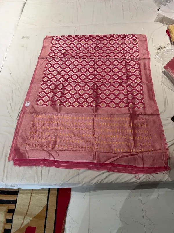 Maroon_Mix_Chiffon_Woven_Saree_With_Blouse_For_Women