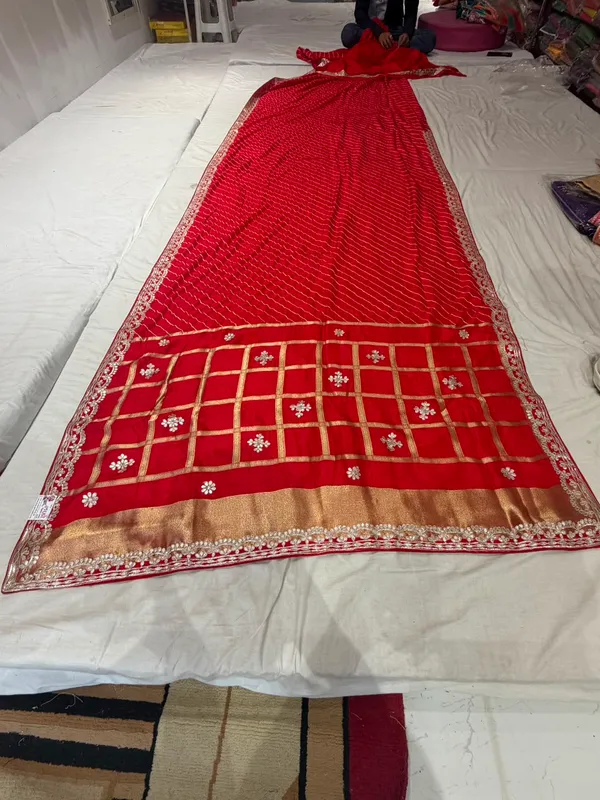 Red_Mix_Chiffon_Embroidered_Saree_With_Blouse_For_Women