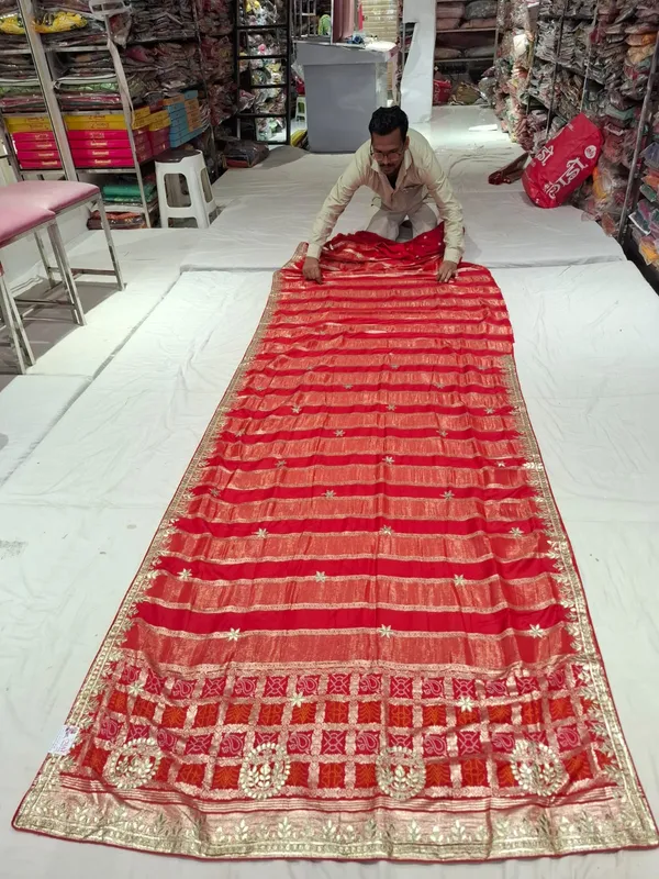 Red_Mix_Chiffon_Zari_Striped_Saree_With_Blouse_For_Women