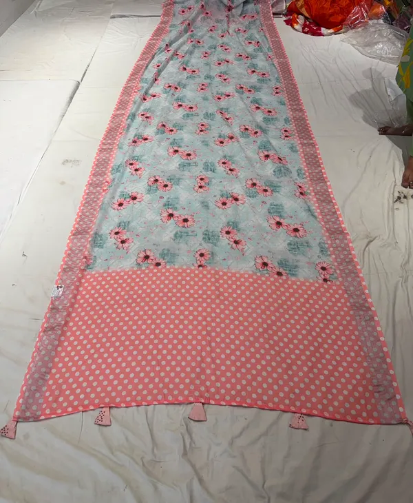 Pink_Mix_Chiffon_Printed_Saree_With_Blouse_For_Women