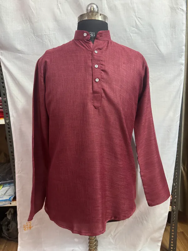 Maroon_Textured_Regular_Fit_Kurta_for_Men