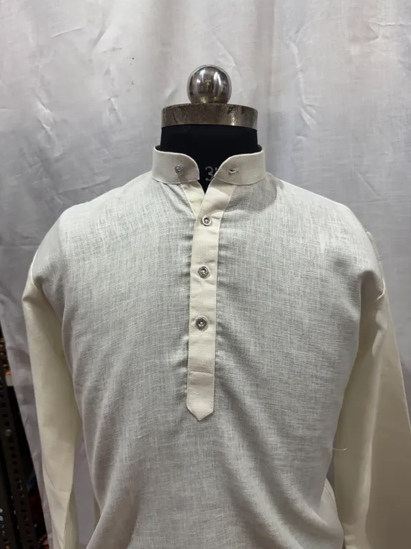 Off_White_Textured_Regular_Fit_Kurta_for_Men