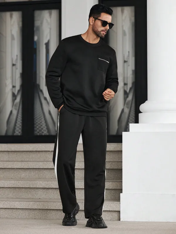 Black_Relaxed_Fit_Track_Pants_For_Men