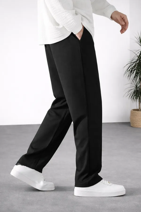 Black_Relaxed_Fit_Trousers_For_Men