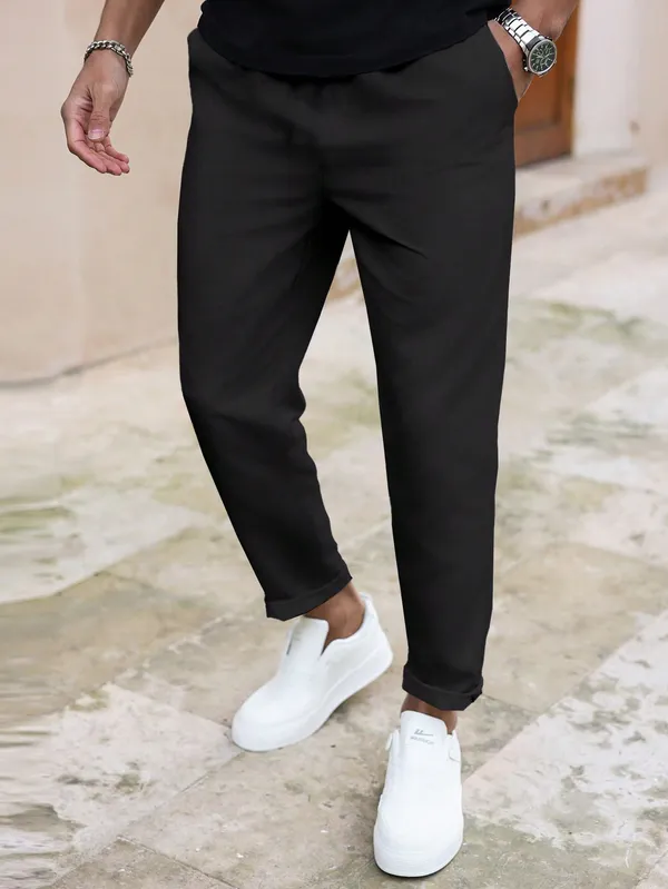 Black_Tapered_Fit_Trousers_For_Men