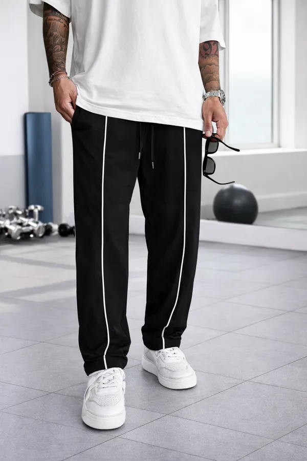 Black_Regular_Fit_Track_Pants_For_Men