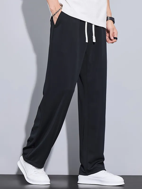 Black_Relaxed_Fit_Wide_Leg_Trousers_For_Men