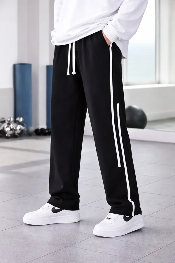 Black_Regular_Fit_Track_Pants_For_Men