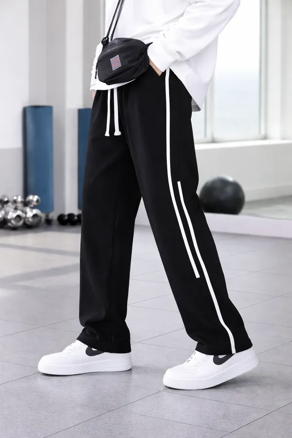 Black_Regular_Fit_Track_Pants_For_Men