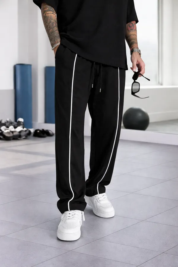 Black_Regular_Fit_Track_Pants_For_Men