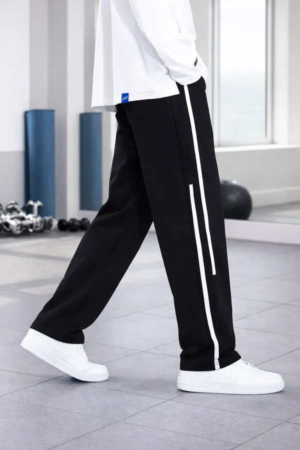 Black_Regular_Fit_Track_Pants_For_Men