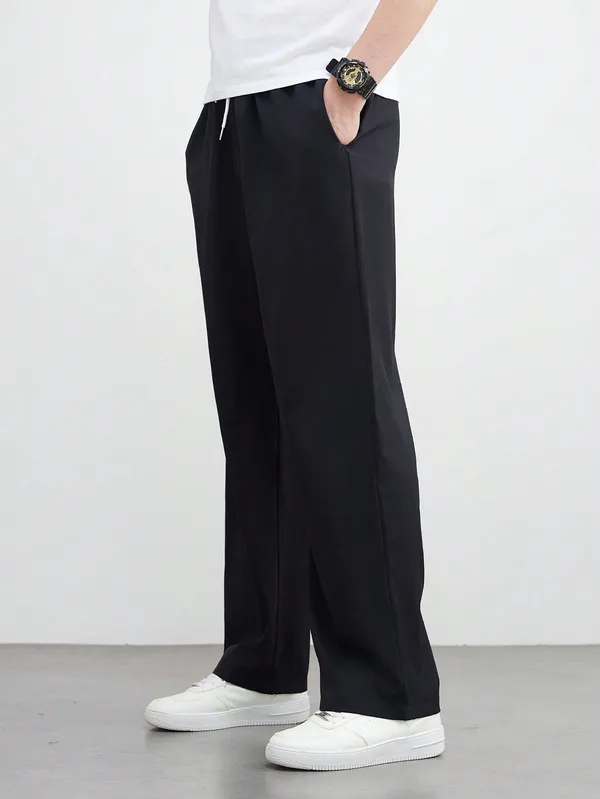 Black_Regular_Fit_Casual_Trousers_For_Men