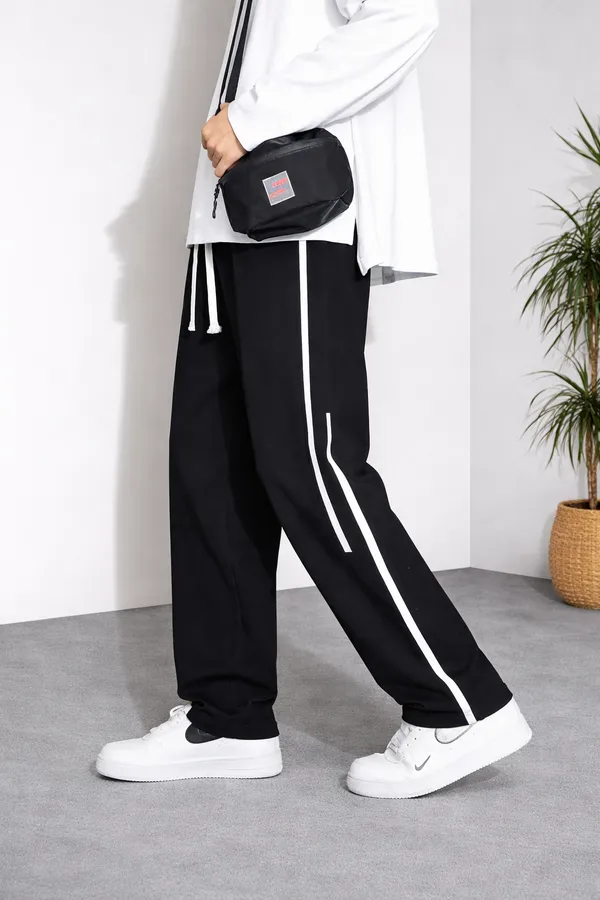 Black_Casual_Track_Pants_For_Men