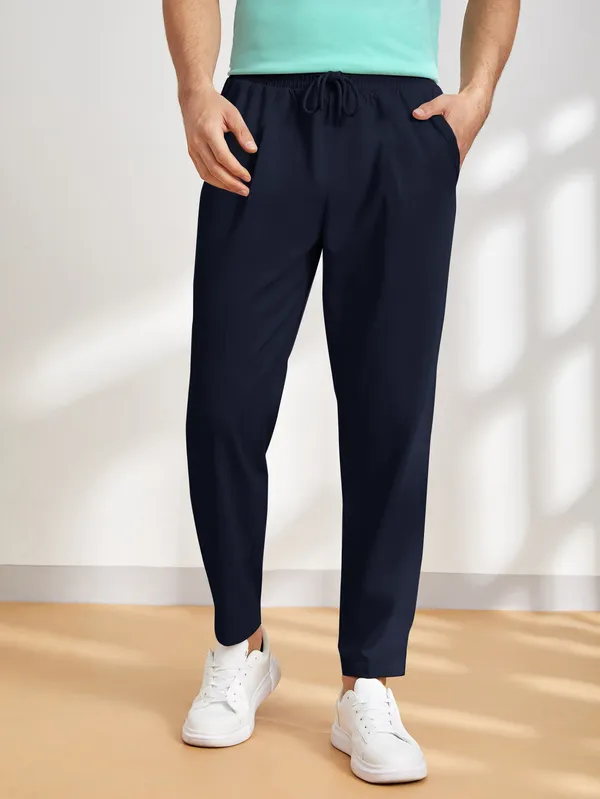 Black_Tapered_Fit_Trousers_For_Men