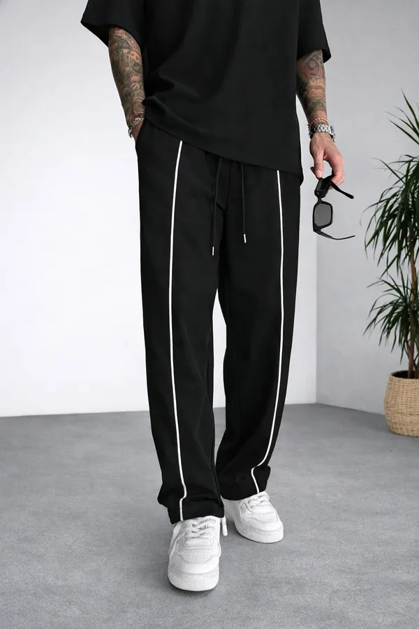 Black_Relaxed_Fit_Track_Pants_For_Men