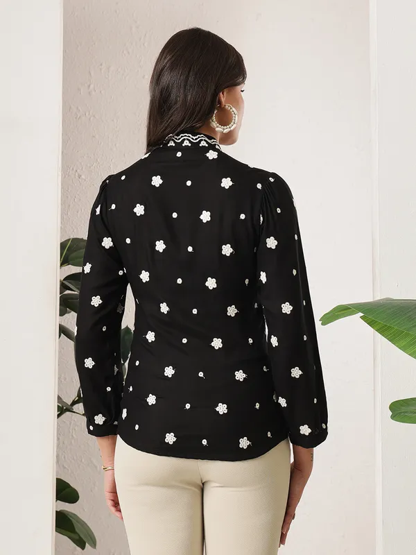 Black_Floral_Print_Regular_Fit_Shirt_for_Women