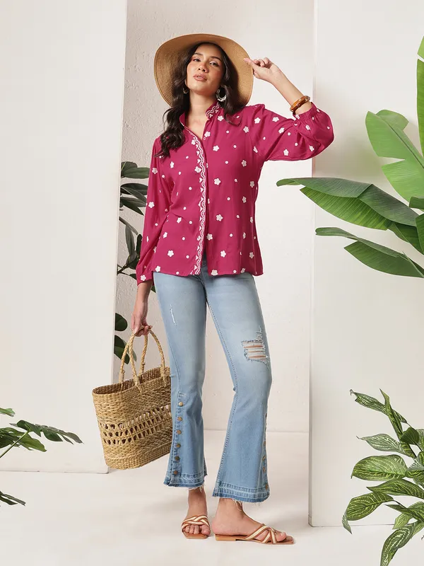 Magenta_Floral_Embroidered_Straight_Kurta_for_Women