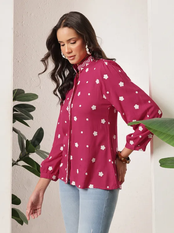 Magenta_Floral_Embroidered_Straight_Kurta_for_Women