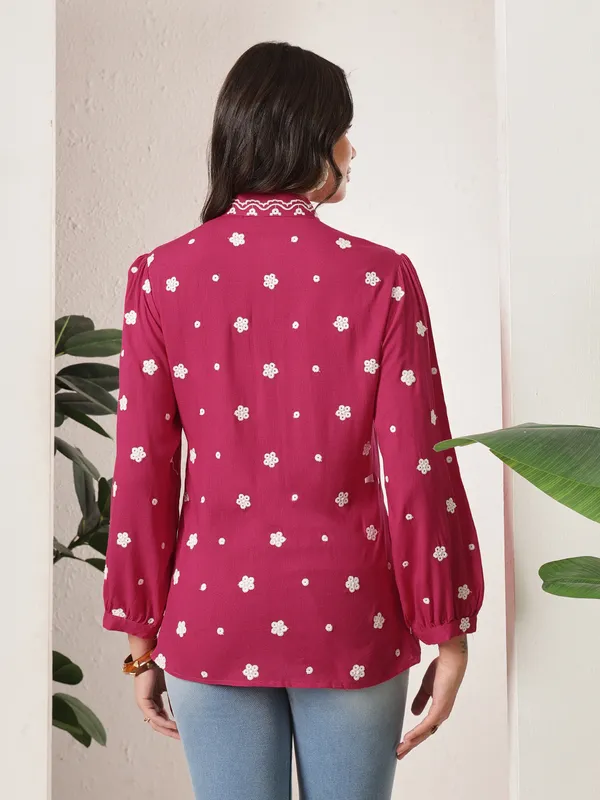 Magenta_Floral_Embroidered_Straight_Kurta_for_Women