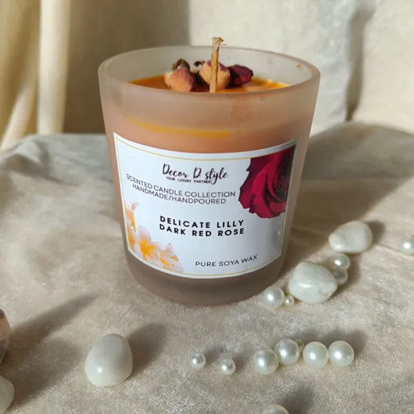 Hand_Made_Frosted_Jar_Candle_With_Delicate_Lilly_Dark_Red_Rose_Aroma_Candle