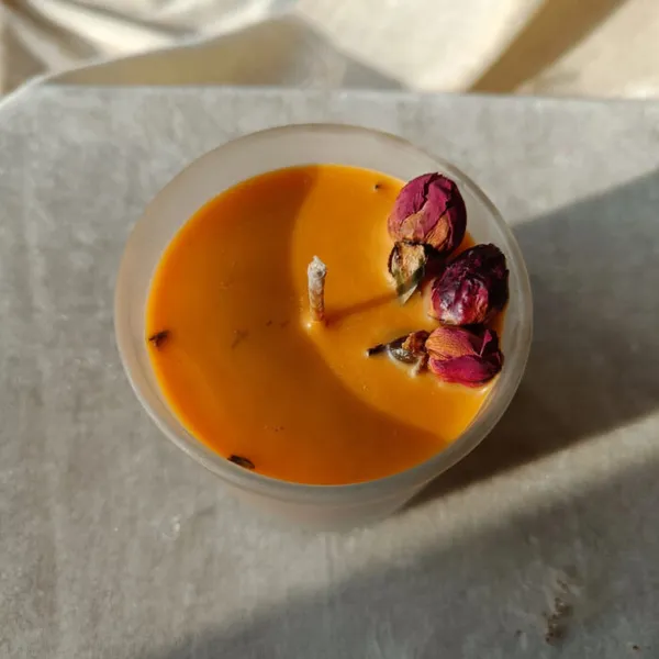 Hand_Made_Frosted_Jar_Candle_With_Delicate_Lilly_Dark_Red_Rose_Aroma_Candle