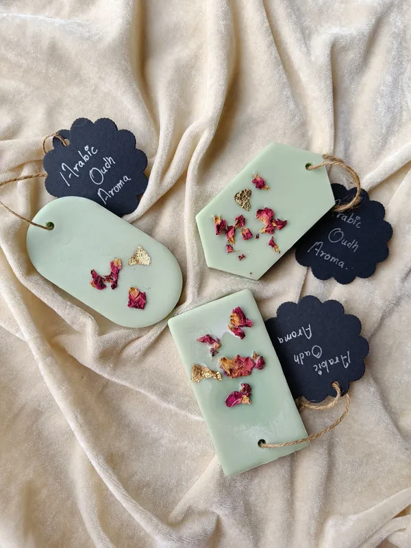 Air_Freshener_Wax_Tablet_Scented_Sachet_Drawers_Wardrobe_Car_Shoes_Racks_Candle