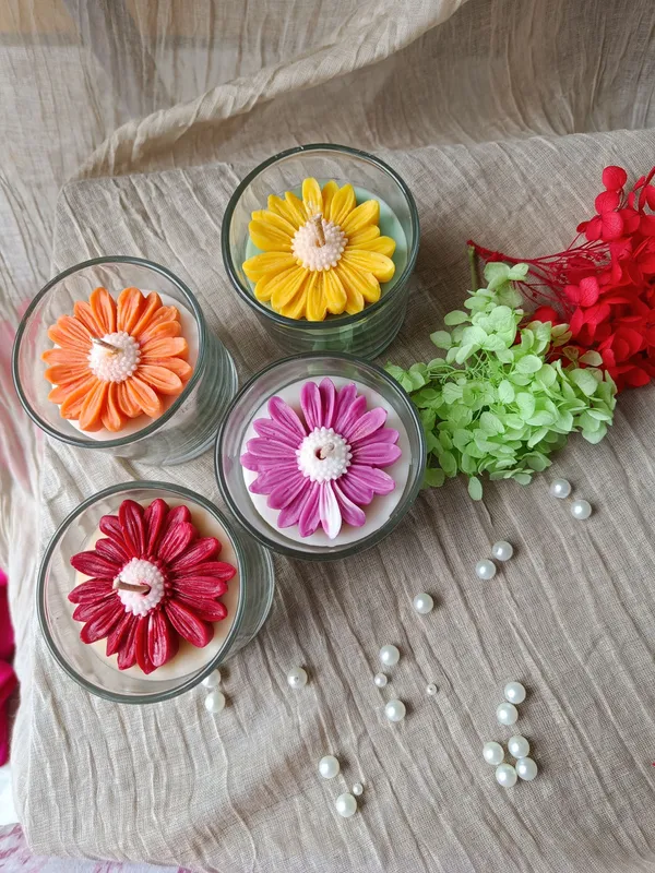 Daisy_Flower_Candle_Combo_Of_4_Aroma_Lavender_Champa_Jasmine_Rose_Candle