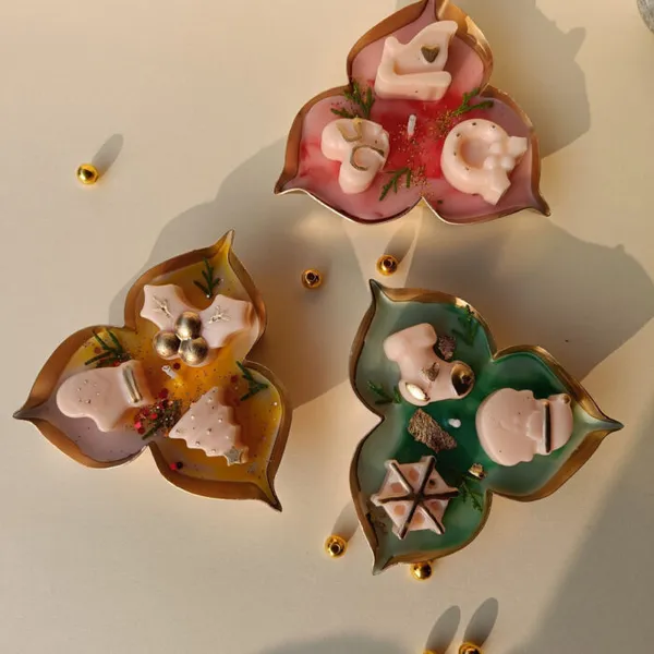 Urli_With_3_Petals_Premium_Aroma_Rose_Jasmine_Lavender_Colour_Combo_Candle