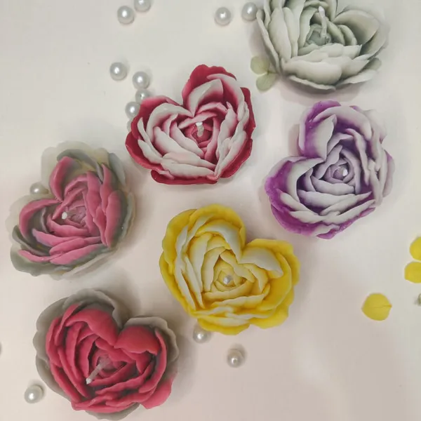 Trending_Rose_Heart_Candle_With_Multiple_Aroma_Candle