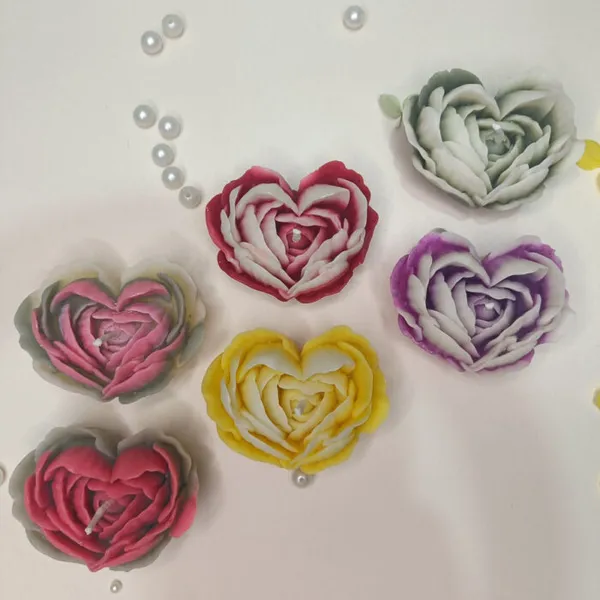 Trending_Rose_Heart_Candle_With_Multiple_Aroma_Candle