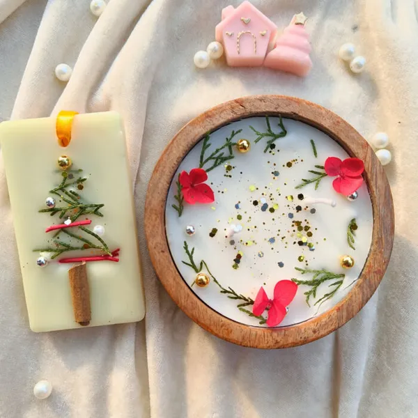 Combo_Of_Two_Christmas_Based_Candle_Rose_Aroma_And_Wax_Sachet_Jasmine_Aroma_Candle