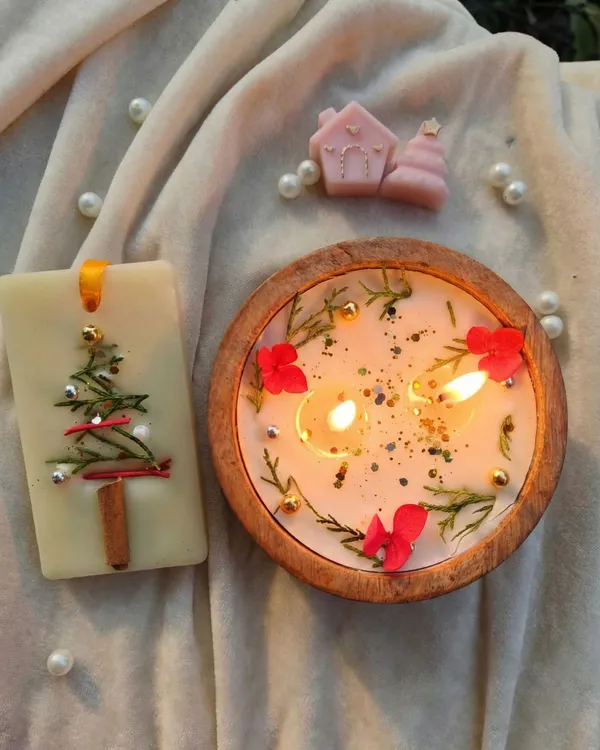 Combo_Of_Two_Christmas_Based_Candle_Rose_Aroma_And_Wax_Sachet_Jasmine_Aroma_Candle