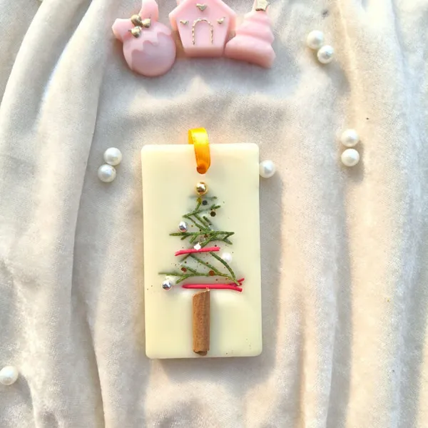 Combo_Of_Two_Christmas_Based_Candle_Rose_Aroma_And_Wax_Sachet_Jasmine_Aroma_Candle