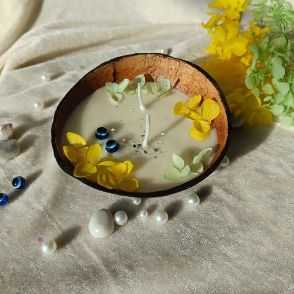 Coconut_Shell_Candle_With_Night_Queen_Aroma_Candle