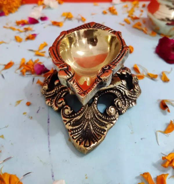 Antique_Brass_Diya_4_7_Inch