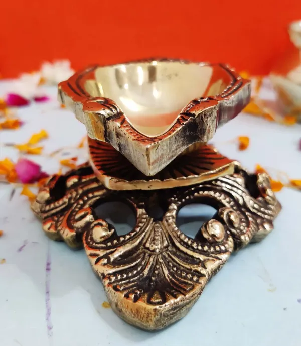 Antique_Brass_Diya_4_7_Inch