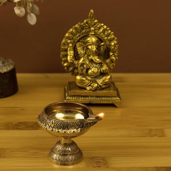 Traditional_Brass_Diya_For_Puja_Set_Of_2